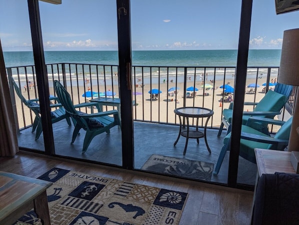 "BEACH DREAMS" Drive up to the front door. Handicap friendly. 2nd floor.
