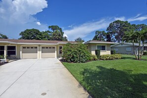 Front of Villa Home; 6313 Beechwood Ave, Sarasota FL  31231