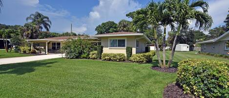 Front of Villa Home; 6313 Beechwood Ave, Sarasota FL  31231