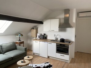 Living with kitchen