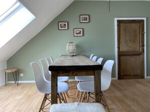 Living - dining table