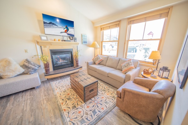 Updated, top floor condo in the Village!