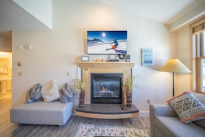 High quality furnishings at Silver Mill 8307