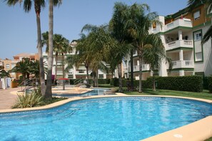 Swimming pool