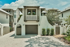 Inlet Beach "Barefoot Blue Carriage" 98 N. Winston Lane