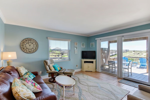 316 South Fletcher -
Direct beach access from your deck!