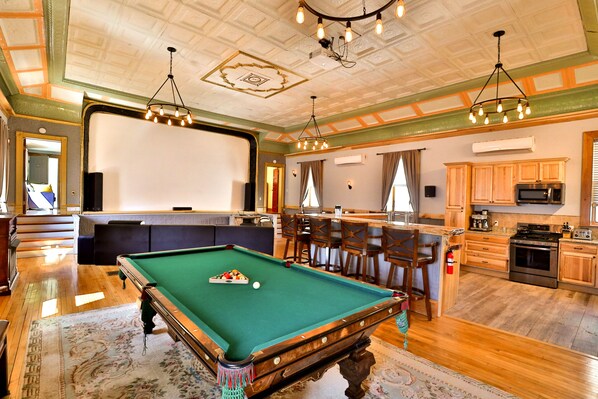 Spielezimmer
