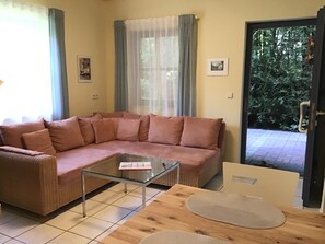 Ferienwohnung 38 qm, Parterre, kombinierter Wohn- und Schlafbereich, max. 2 Personen-Wohnbereich