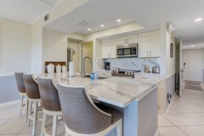 Extra Seating at Bar for Quick Meals