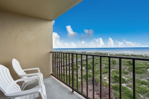 Oceanfront Private Balcony for You