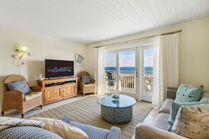 Relax with TV and Ocean View