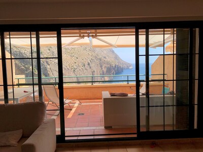 Duplex penthouse with stunning views in front of the Mascarat beach