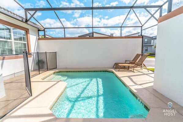 This looks like a great place for a BBQ/swim night!
