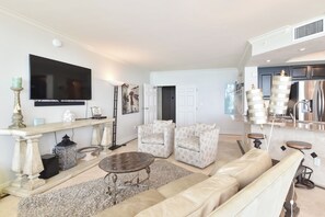 4 Silver Shells St. Maarten 605- Living Area