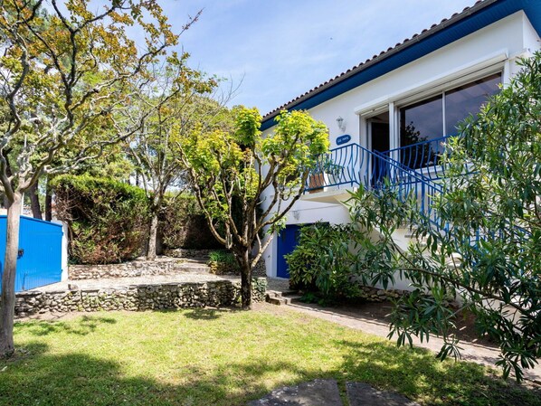 Propriété, Immobilier, Maison, Domicile, Bâtiment, Arbre, Cour, Chalet, Architecture, Quartier