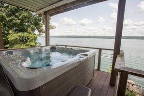 Bain à remous extérieur