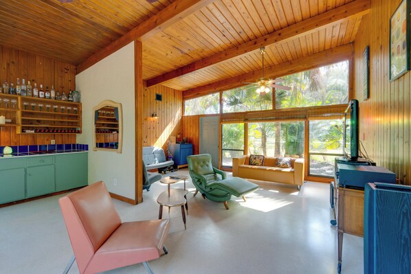 Palmetto Vacation Rental | 1BR | 1BA | Step-Free Access