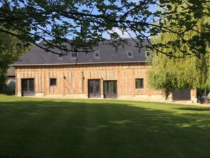 Façade EST
