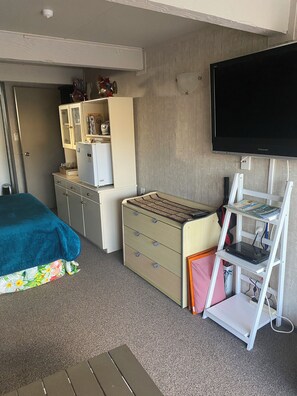 View of furnishing in bedsit.