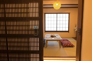 You can relax in a Japanese space like an inn.