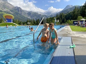 Water, Cloud, Sky, Mountain, Swimming Pool, Body Of Water, Plant, Leisure, Fun, Tree