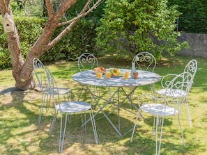 Table, Meubles, Tableau De Plein Air, Chaise, Cour, Arrière-Cour, Mobilier De Jardin, Jardin, Herbe, Pelouse