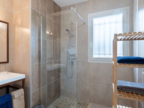 Eigentum, Armatur, Interior Design, Duschkopf, Die Architektur, Badezimmer, Sinken, Dusche, Holz