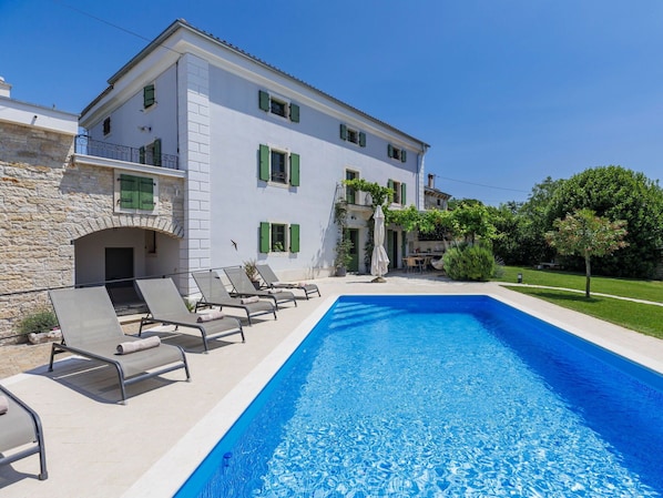 Swimming Pool, Estate, Resort, Villa, Shade, Hotel, Hacienda, Mansion, Landscaping, Eco Hotel