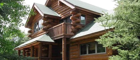 Authentic log house