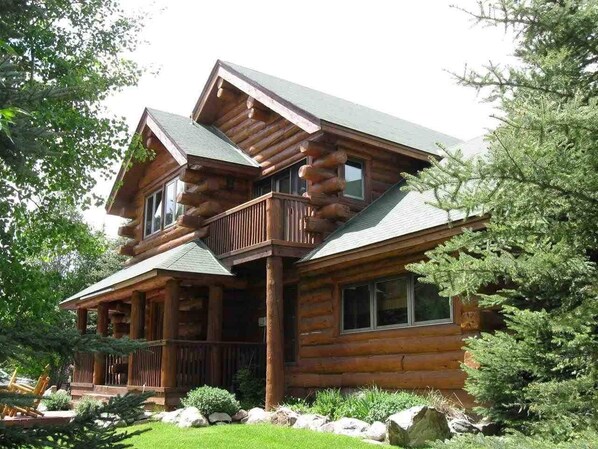 Authentic log house