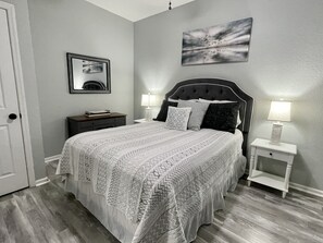 Second Room with Queen Bed