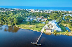 Private boat launch & fishing pier are just steps from our front door.