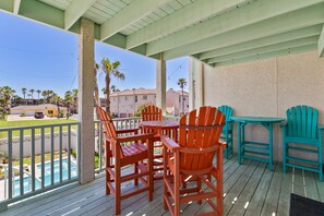 2nd Floor Back Patio