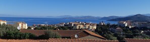 Vue sur le désert des Agriates, le Cap Corse, le port !