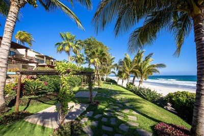 LUXURY PENTHOUSE IN LOS VENEROS BEACHFRONT RESIDENCES