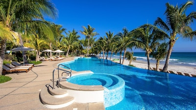 LUXURY PENTHOUSE IN LOS VENEROS BEACHFRONT RESIDENCES