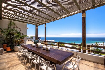 LUXURY PENTHOUSE IN LOS VENEROS BEACHFRONT RESIDENCES