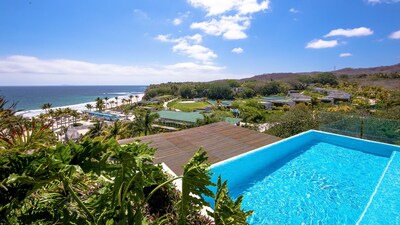 LUXURY PENTHOUSE IN LOS VENEROS BEACHFRONT RESIDENCES