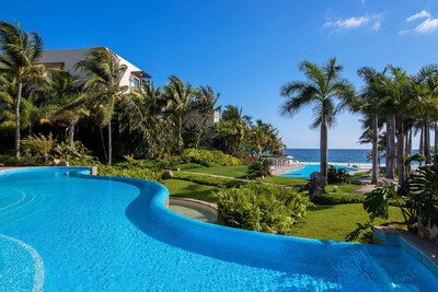 LUXURY PENTHOUSE IN LOS VENEROS BEACHFRONT RESIDENCES