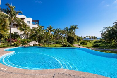 LUXURY PENTHOUSE IN LOS VENEROS BEACHFRONT RESIDENCES