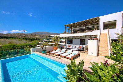 LUXURY PENTHOUSE IN LOS VENEROS BEACHFRONT RESIDENCES