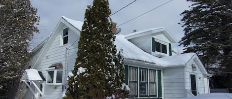 Quiet, Newer Petoskey Family Vacation Home.

