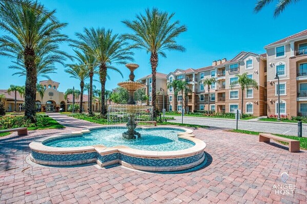 The drive up to the condo. Let’s go get the vacay started!