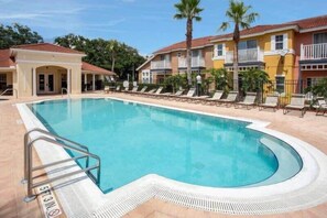 Your community resort-style pool!