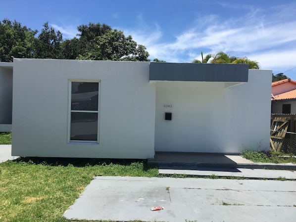 Front View of Townhouse 