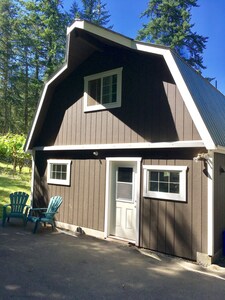 Cozy Converted Barn near Butchart Gardens