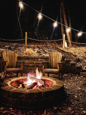 Fire pit mood for more hours together into the night. 📸: guest TS.