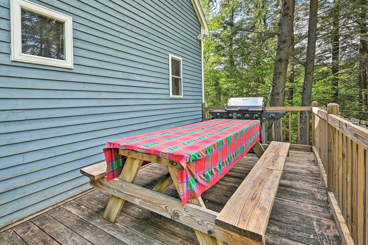 Cabin in the Untouched Woods – 3 Miles to Ski