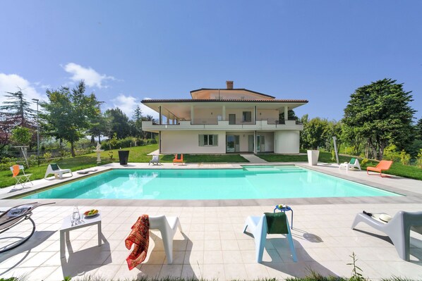 Extérieur maison de vacances [été]