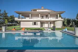 Holiday Home Swimming Pool